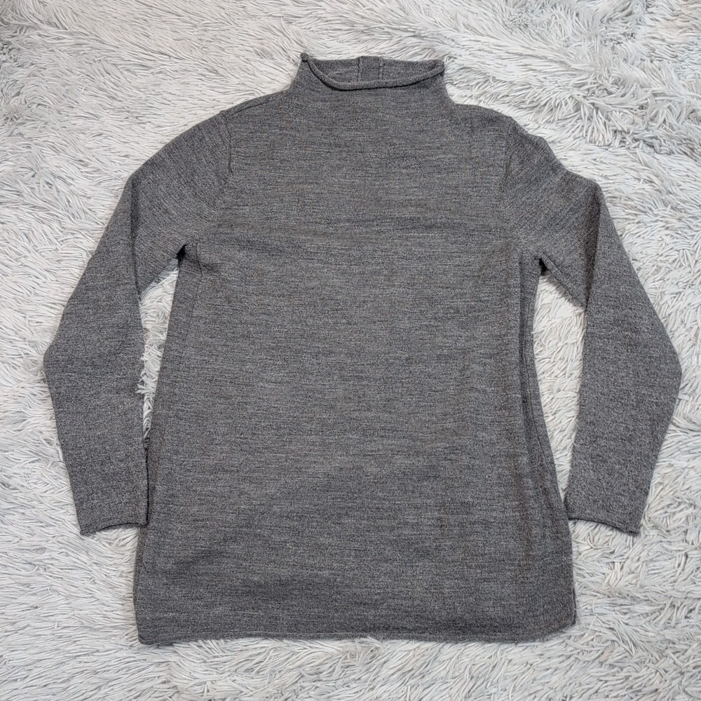 Tahari Sweater Womens M Gray Extra Fine Merino Wool Soft Comfort Lightweight